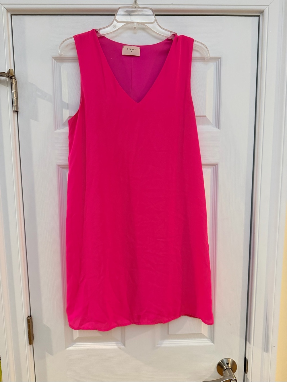 Ladies Size Small "Everly" Hot Pink V-Neck Sleeveless Shift Top Dress GUC